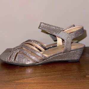 David Tate Admire pewter lizard print pumps
